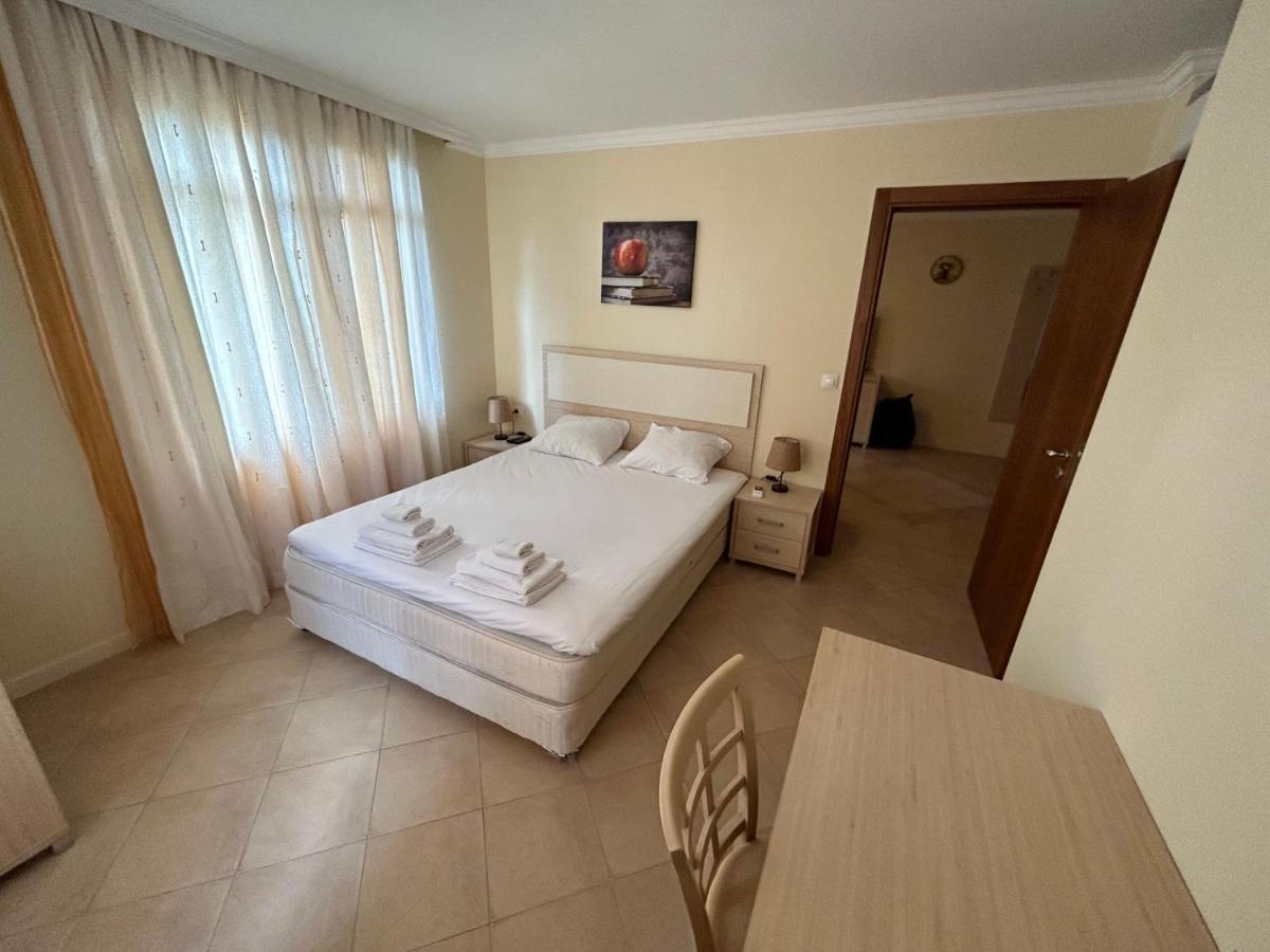 Quiet Apartment With Big Terrace In Santa Marina With Parking Sozopol Bagian luar foto